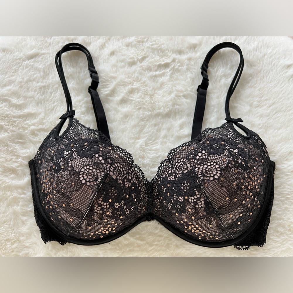 Victoria’s Secret push up bra in 34 D